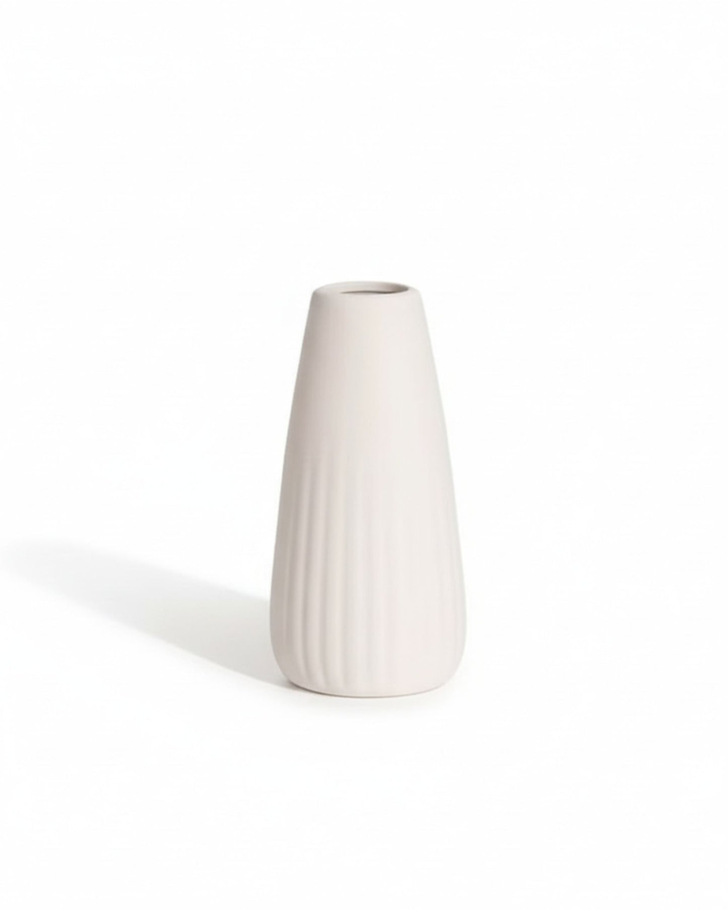 Aurivva Minimalist Collection – Alva Vase (White Nordic Ceramic)