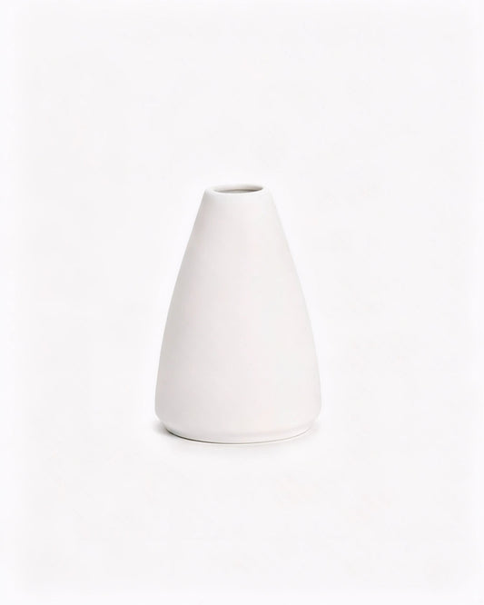 Aurivva Minimalist Collection – Arne Vase (White Nordic Ceramic)
