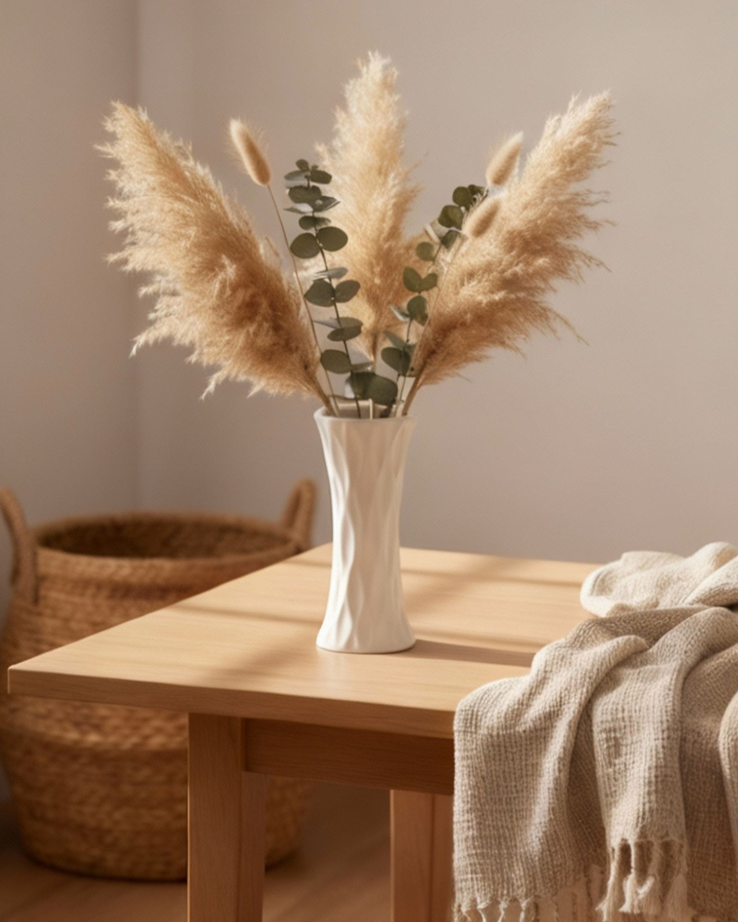 Aurivva Minimalist Collection – Soren Vase (White Nordic Ceramic)