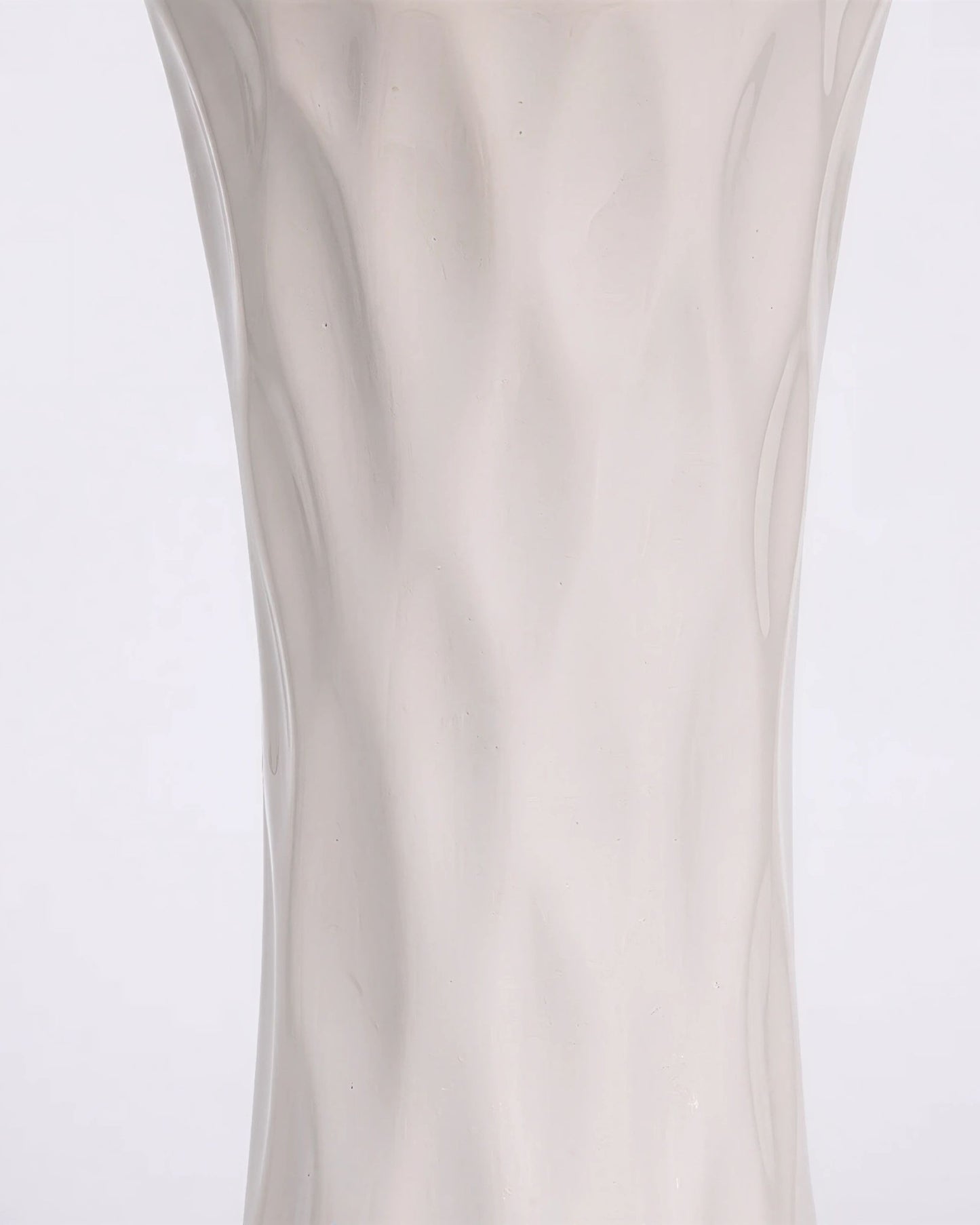 Aurivva Minimalist Collection – Soren Vase (White Nordic Ceramic)